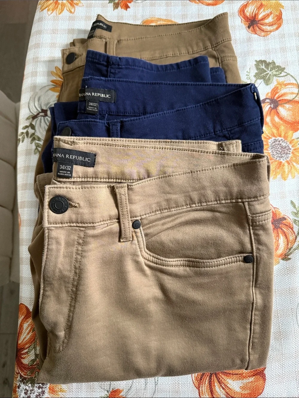 Banana Republic Men’s Slim Jeans in (2)Tan and Navy 34x32